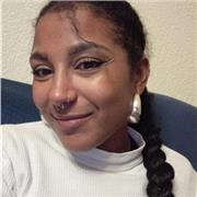 Profesora de español de habla nativa, ordenada y respetuosa a la que le gusta que sus alumnos aprendan.